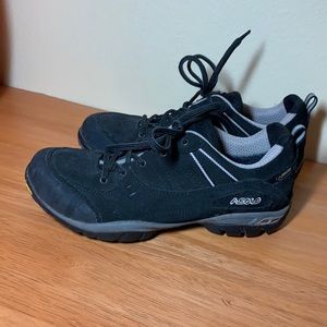 Amazing Vibram Hiking Shoes/Boots